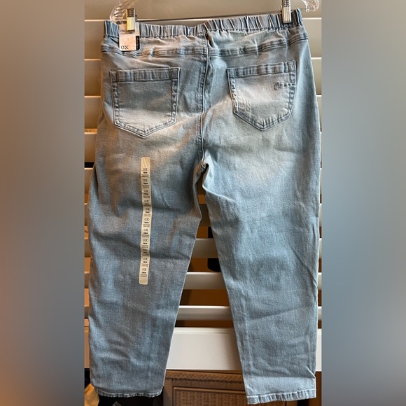 American Rag - NWT - Denim Crops - Size OX - Picture 10 of 10